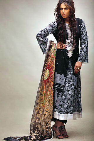 Hot Pakistani Model Ayyan Modeled for Lakhani