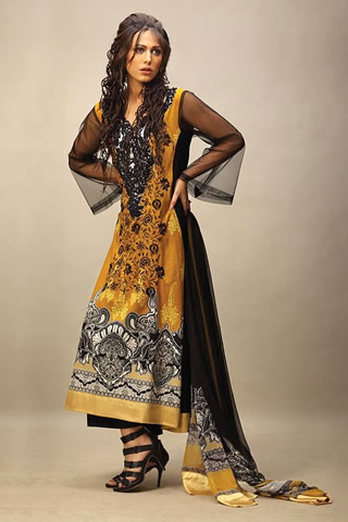 Beautiful Pakistani Model Ayyan Modeled for Lakhani