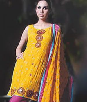 Girl Wear Shalwar Kameez