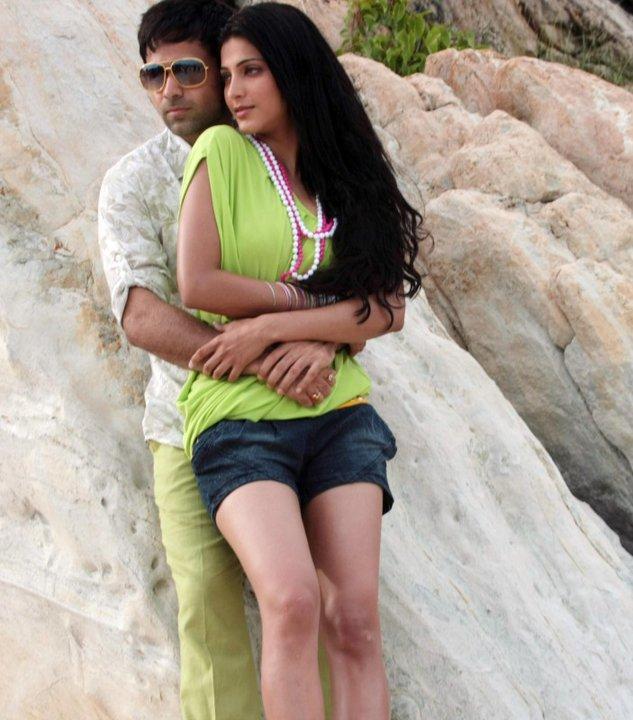 Imran Hashmi With Sexy Girl Imran Hashmi With Sexy Girl