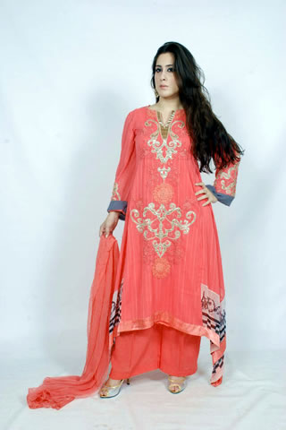 Beautiful Pakistani Model in Maria B. Eid Collection