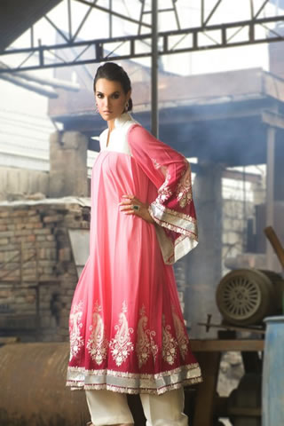 Gorgeous Nadia Hussain wearing Light Red & Golden frock