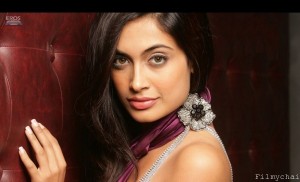 Sizzling Sarah Jane Dias in Game Movie