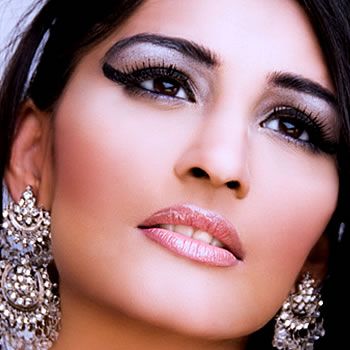 Makeup Trends on Follow Pakistani Makeup Tips For Evening Looks 0 Comments