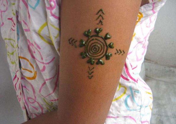 Henna Tattoo Design For Both Hands 595x421px henna tattoo cute