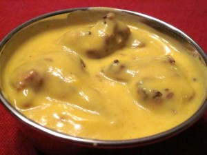 Pakistani Kadhi with Pakoras