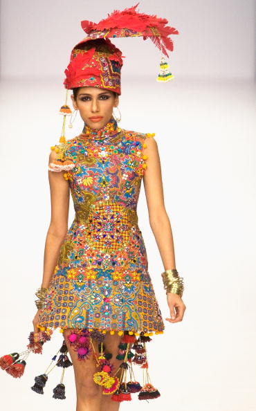 Pakistan's Elite Attend Fashion Pakistan Week