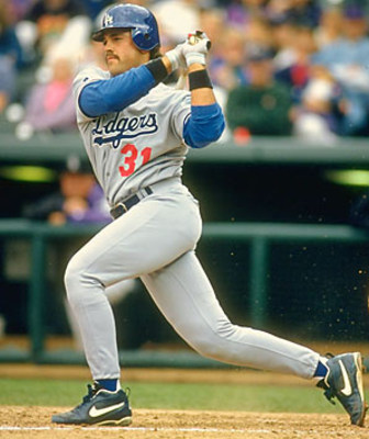 Mike Piazza Fashion 2019