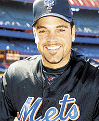 Mike Piazza Fashion 2019