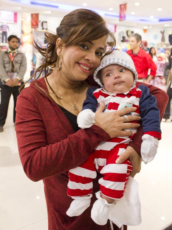 Ayesha Sana and His Son http://www.fashiontrends.pk/pakistani/babyshop
