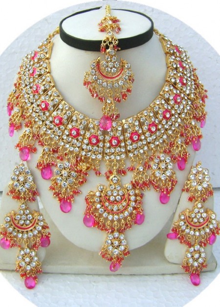 Latest & Trendy Pakistani & Indian Bridals Jewelry Designs 2014 Latest & Trendy Pakistani & Indian Bridals Jewelry Designs 2014