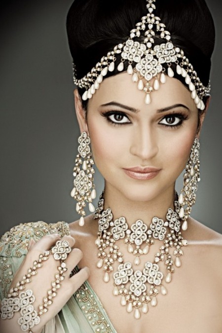 Latest & Trendy Pakistani & Indian Bridals Jewelry Designs 2014 Latest & Trendy Pakistani & Indian Bridals Jewelry Designs 2014