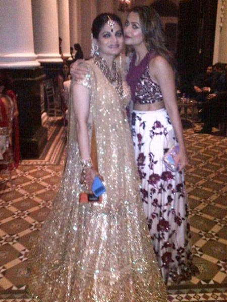 Arpita Khan & Amrita Arora Pictures