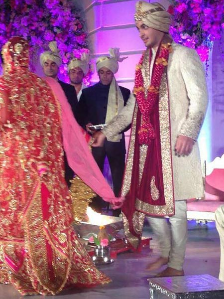 Arpita Khan & Aayush Sharma Wedding Pics Arpita Khan & Aayush Sharma Wedding Pics