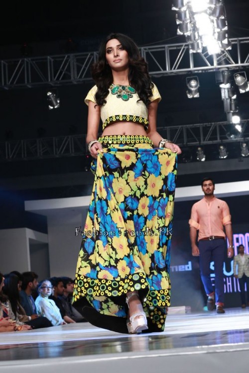 Gul Ahmed Collection at PFDC Sunsilk Fashion Week 2015 (1) Gul Ahmed Collection at PFDC Sunsilk Fashion Week 2015 (1)