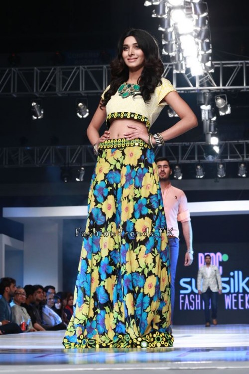 Gul Ahmed Collection at PFDC Sunsilk Fashion Week 2015 (2) Gul Ahmed Collection at PFDC Sunsilk Fashion Week 2015 (2)