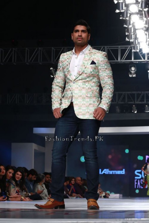 Gul Ahmed Collection at PFDC Sunsilk Fashion Week 2015 (4) Gul Ahmed Collection at PFDC Sunsilk Fashion Week 2015 (4)