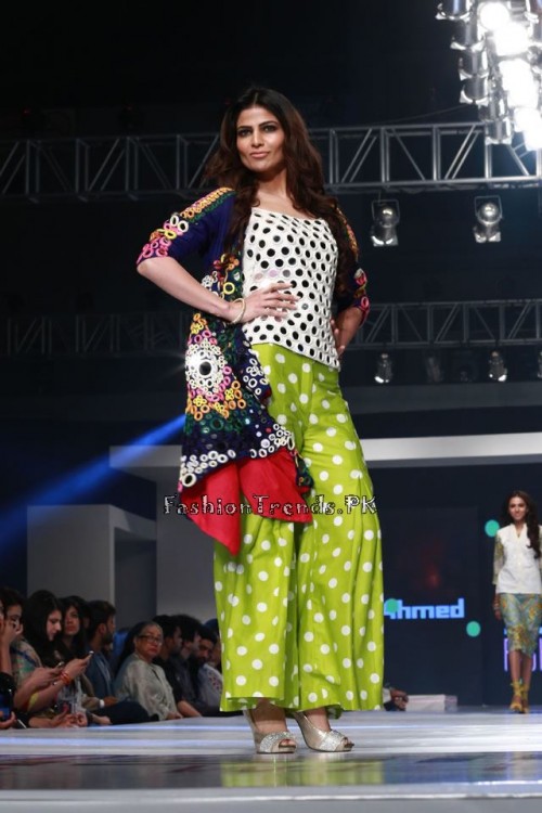 Gul Ahmed Collection at PFDC Sunsilk Fashion Week 2015 (5) Gul Ahmed Collection at PFDC Sunsilk Fashion Week 2015 (5)