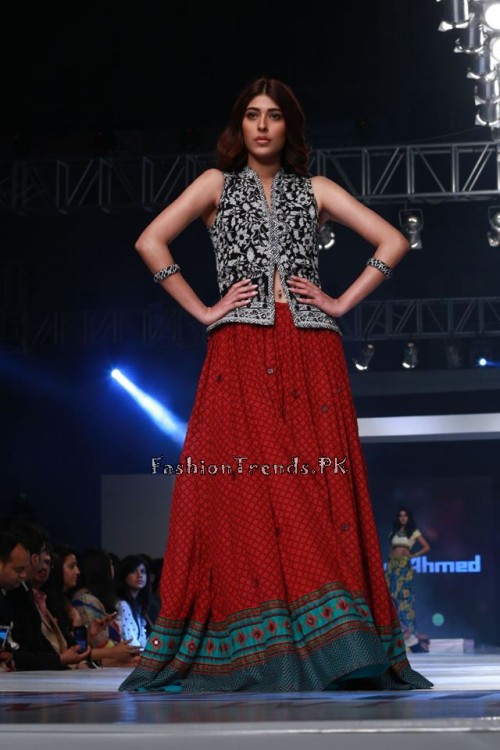 Gul Ahmed Collection at PFDC Sunsilk Fashion Week 2015 (8) Gul Ahmed Collection at PFDC Sunsilk Fashion Week 2015 (8)
