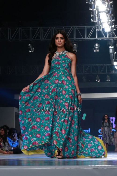 Gul Ahmed Collection at PFDC Sunsilk Fashion Week 2015 (12) Gul Ahmed Collection at PFDC Sunsilk Fashion Week 2015 (12)
