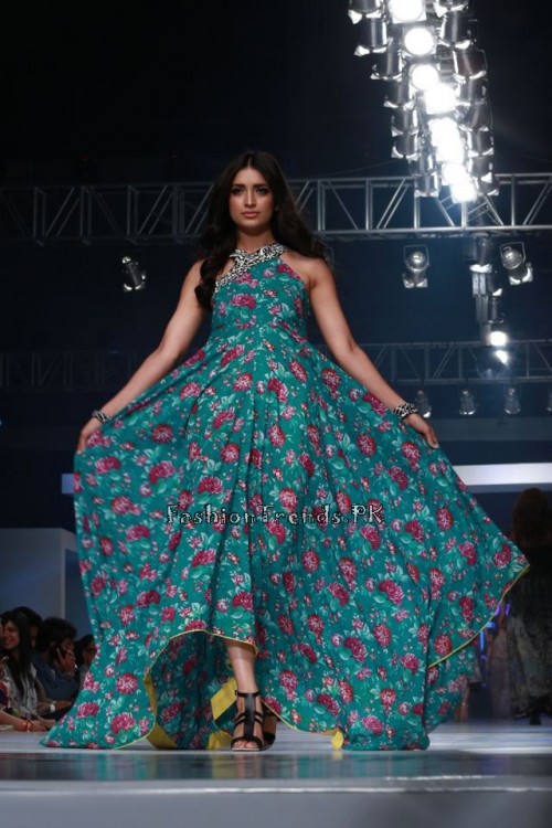 Gul Ahmed Collection at PFDC Sunsilk Fashion Week 2015 (13) Gul Ahmed Collection at PFDC Sunsilk Fashion Week 2015 (13)