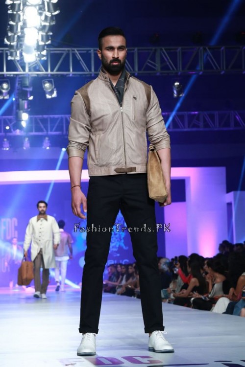 Republic By Omar Farooq at Collection PFDC Sunsilk Fashion Week 2015 (7) Republic By Omar Farooq at Collection PFDC Sunsilk Fashion Week 2015 (7)