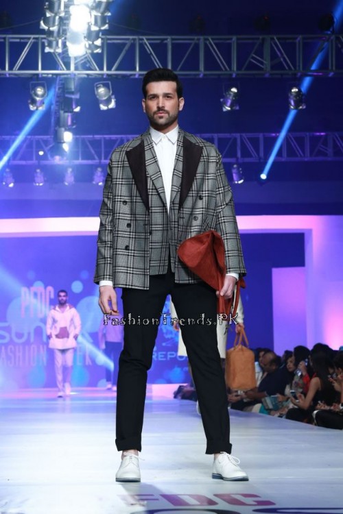 Republic By Omar Farooq at Collection PFDC Sunsilk Fashion Week 2015 (9) Republic By Omar Farooq at Collection PFDC Sunsilk Fashion Week 2015 (9)