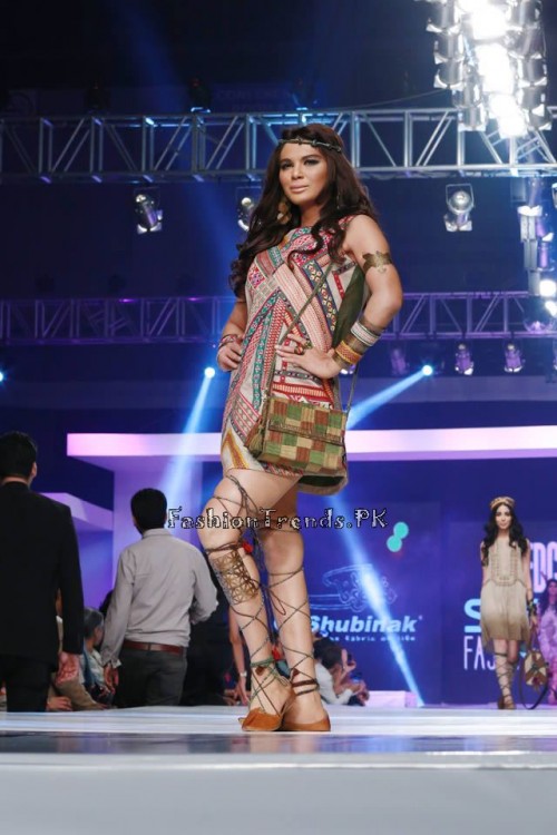 Shubinak Collection PFDC Sunsilk Fashion Week 2015 (1) Shubinak Collection PFDC Sunsilk Fashion Week 2015 (1)