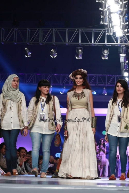 Shubinak Collection PFDC Sunsilk Fashion Week 2015 (24) Shubinak Collection PFDC Sunsilk Fashion Week 2015 (24)