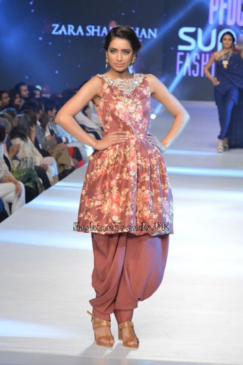 Zara Shahjahan New Vintage at PFDC Sunsilk Fashion Week 2015 (1) Zara Shahjahan New Vintage at PFDC Sunsilk Fashion Week 2015 (1)