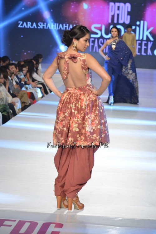 Zara Shahjahan New Vintage at PFDC Sunsilk Fashion Week 2015 (2) Zara Shahjahan New Vintage at PFDC Sunsilk Fashion Week 2015 (2)