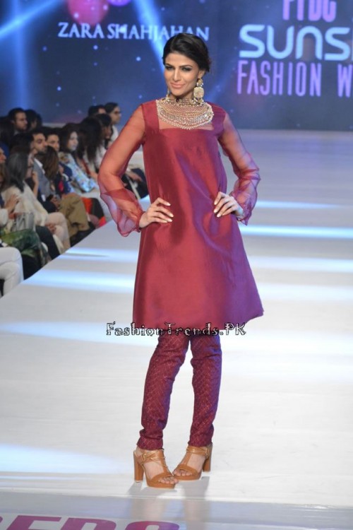 Zara Shahjahan New Vintage at PFDC Sunsilk Fashion Week 2015 (6) Zara Shahjahan New Vintage at PFDC Sunsilk Fashion Week 2015 (6)