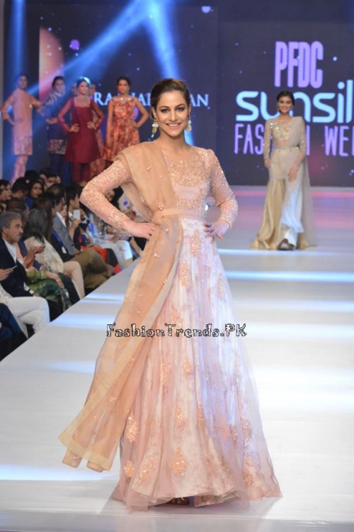 Zara Shahjahan New Vintage at PFDC Sunsilk Fashion Week 2015 (20) Zara Shahjahan New Vintage at PFDC Sunsilk Fashion Week 2015 (20)