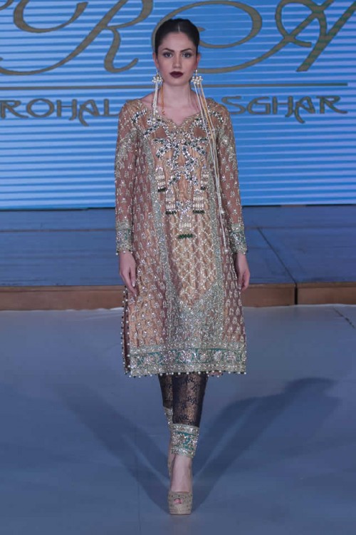 Sara Rohale Asghar Bridal Dresses Pakistan Fashion Week London 2015 03 Sara Rohale Asghar Bridal Dresses Pakistan Fashion Week London 2015 03