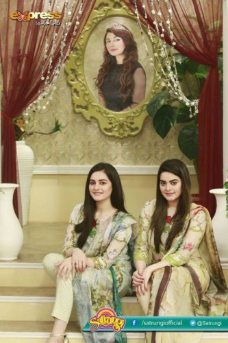 Aiman and Minal Khan With Their Mother in Morning Show Satrungi Aiman and Minal Khan With Their Mother in Morning Show Satrungi