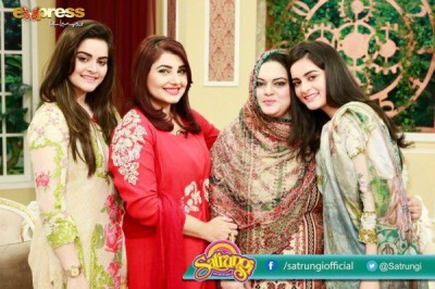 Aiman and Minal Khan With Their Mother in Morning Show Satrungi Aiman and Minal Khan With Their Mother in Morning Show Satrungi