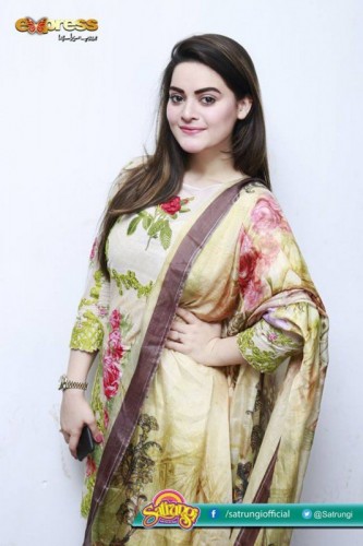 Aiman and Minal Khan With Their Mother in Morning Show Satrungi Aiman and Minal Khan With Their Mother in Morning Show Satrungi