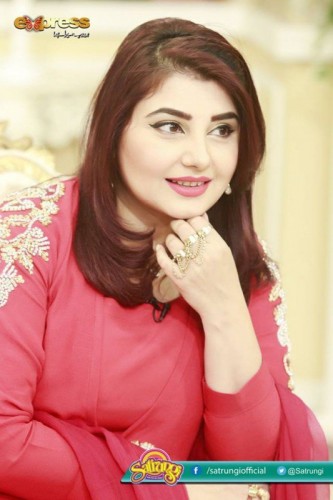 Aiman and Minal Khan With Their Mother in Morning Show Satrungi Aiman and Minal Khan With Their Mother in Morning Show Satrungi