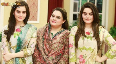 Aiman and Minal Khan With Their Mother in Morning Show Satrungi Aiman and Minal Khan With Their Mother in Morning Show Satrungi