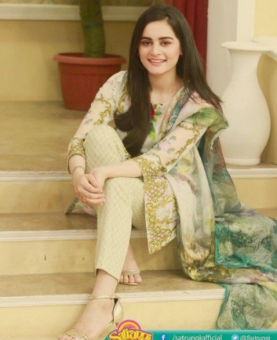 Aiman and Minal Khan With Their Mother in Morning Show Satrungi Aiman and Minal Khan With Their Mother in Morning Show Satrungi