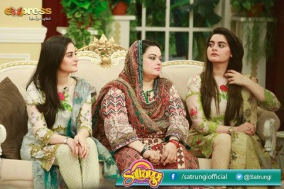 Aiman and Minal Khan With Their Mother in Morning Show Satrungi Aiman and Minal Khan With Their Mother in Morning Show Satrungi