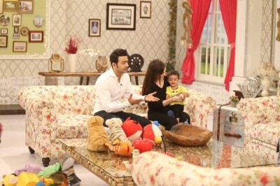 Nousheen and Ahmad In GMP With Their Son After Their Fake Wedding Nousheen and Ahmad In GMP With Their Son After Their Fake Wedding