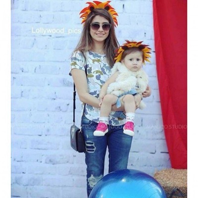 Nooreh Shehroze is the daughter of Syra Shehroze. Nooreh Shehroze is the daughter of Syra Shehroze.