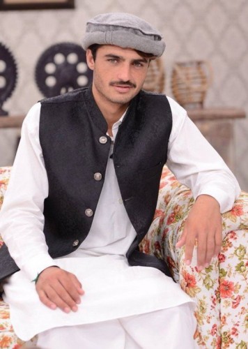 Famous Chai Wala in Good Morning Pakistan With Nida Yasir