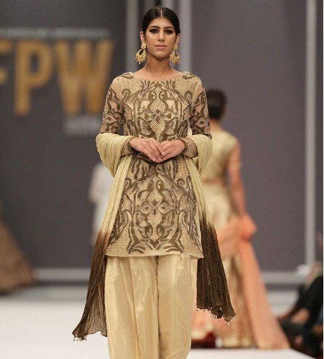 Party Dresses for Women in Pakistan