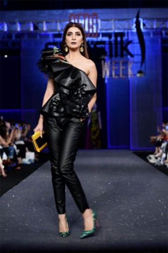 Sana Safinaz Chateau Marmont Collection at PSFW17 Sana Safinaz Chateau Marmont Collection at PSFW17