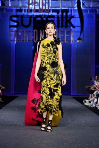 Sana Safinaz Chateau Marmont Collection at PSFW17 Sana Safinaz Chateau Marmont Collection at PSFW17