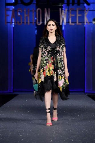Sana Safinaz Chateau Marmont Collection at PSFW17 Sana Safinaz Chateau Marmont Collection at PSFW17