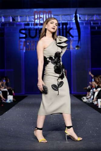 Sana Safinaz Chateau Marmont Collection at PSFW17 Sana Safinaz Chateau Marmont Collection at PSFW17