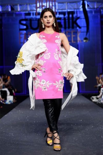 Sana Safinaz Chateau Marmont Collection at PSFW17 Sana Safinaz Chateau Marmont Collection at PSFW17